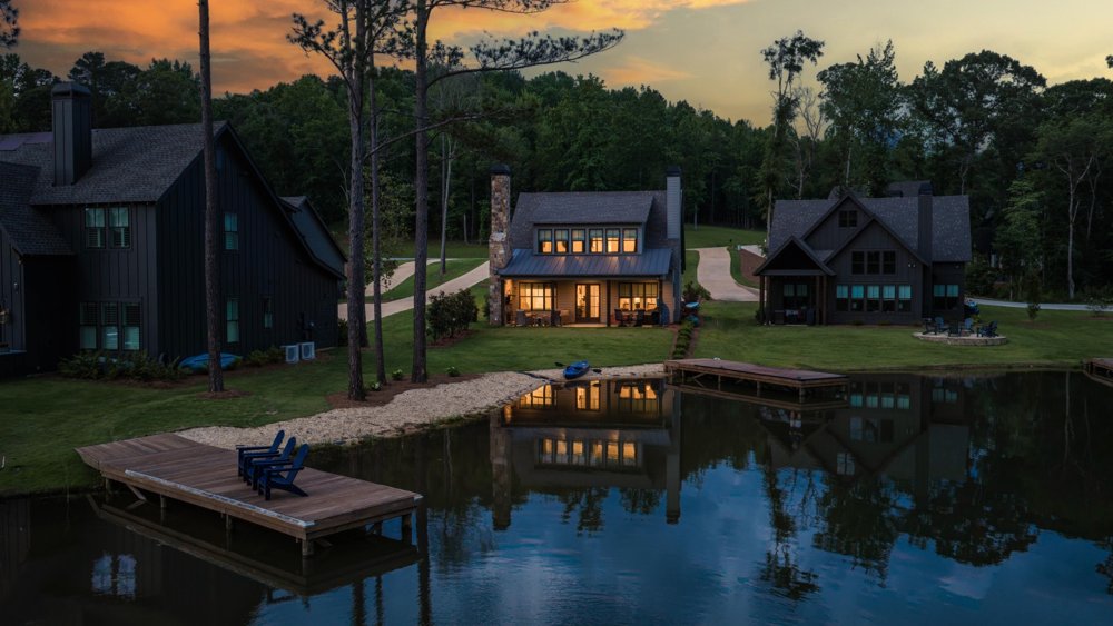Family Fun Lakehouse. Dock Beach Kayaks Canoe & Liypad Neighborhood Swimming Pool